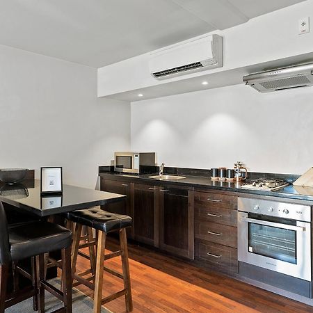 Lakeside Living - Modern 2-Bedroom Apartment Queenstown Extérieur photo