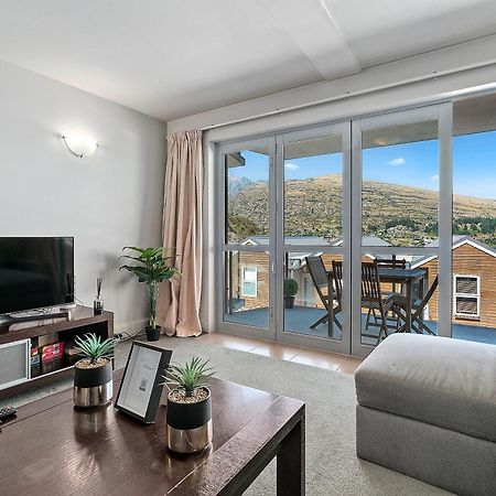 Lakeside Living - Modern 2-Bedroom Apartment Queenstown Extérieur photo