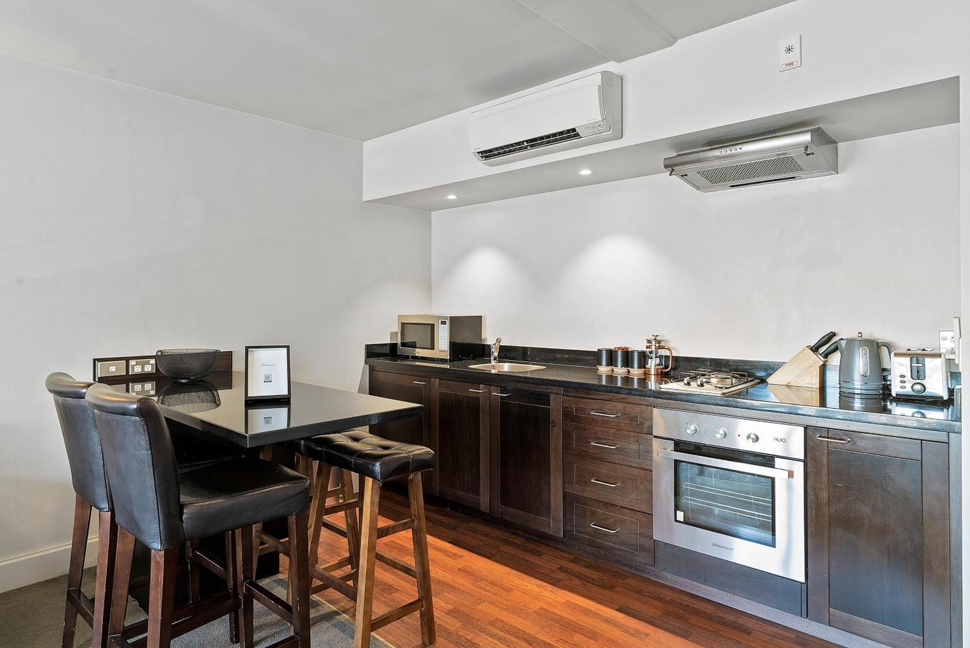 Lakeside Living - Modern 2-Bedroom Apartment Queenstown Extérieur photo