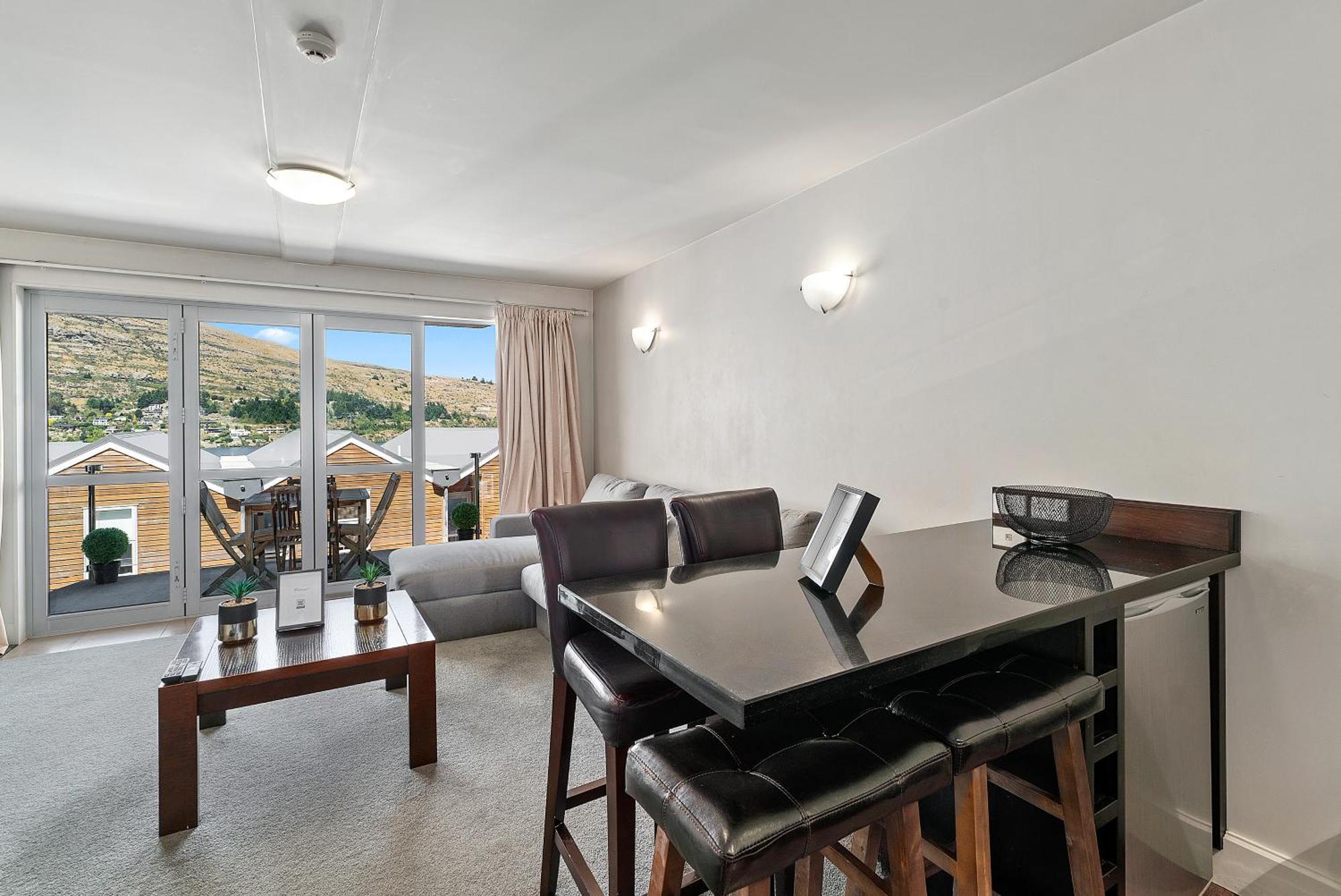 Lakeside Living - Modern 2-Bedroom Apartment Queenstown Extérieur photo