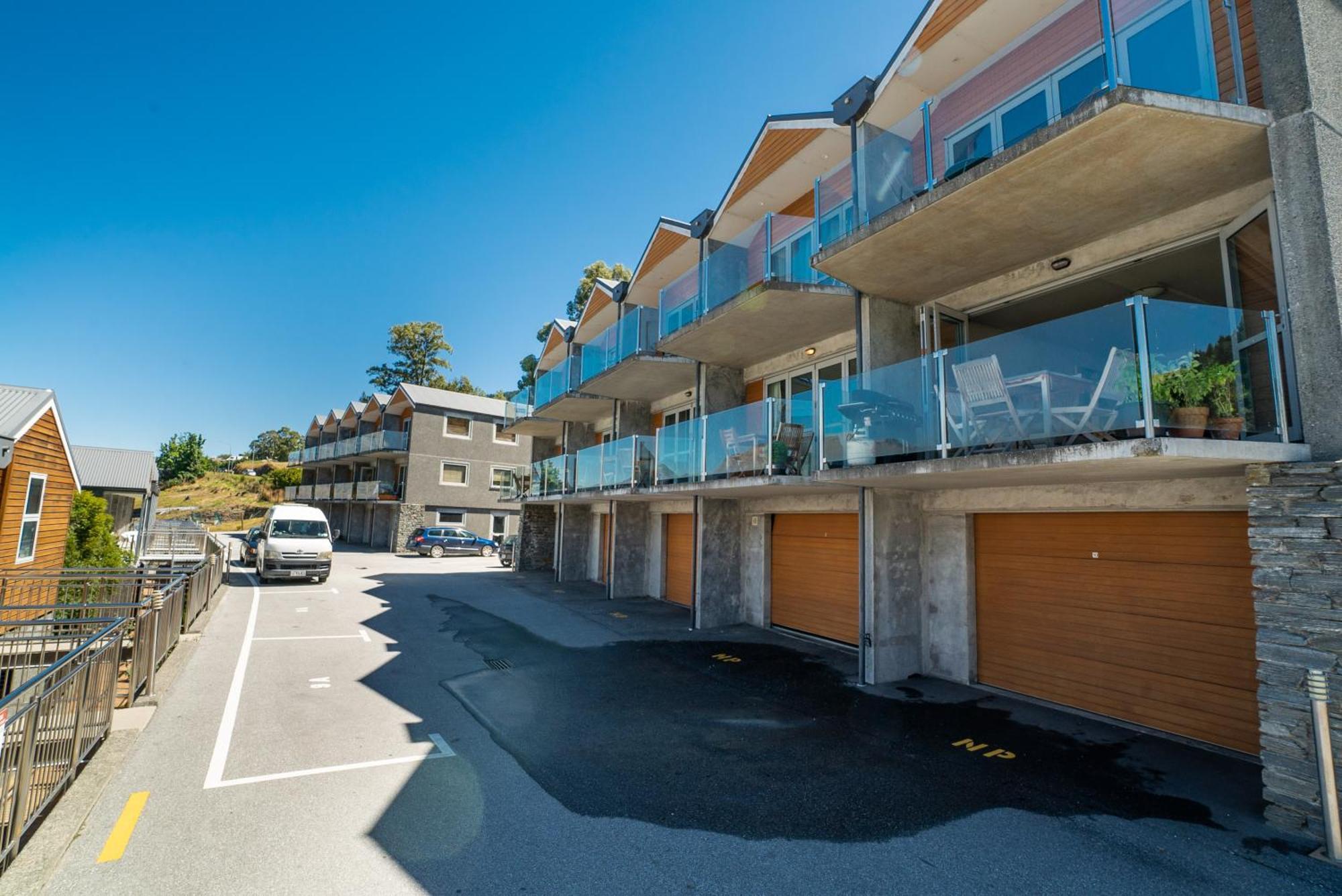Lakeside Living - Modern 2-Bedroom Apartment Queenstown Extérieur photo